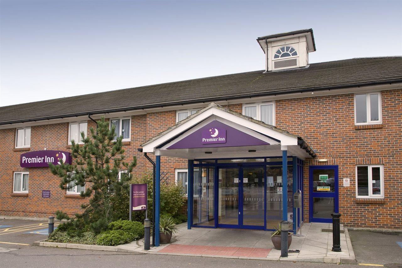 Premier Inn Basildon Рэлей Экстерьер фото