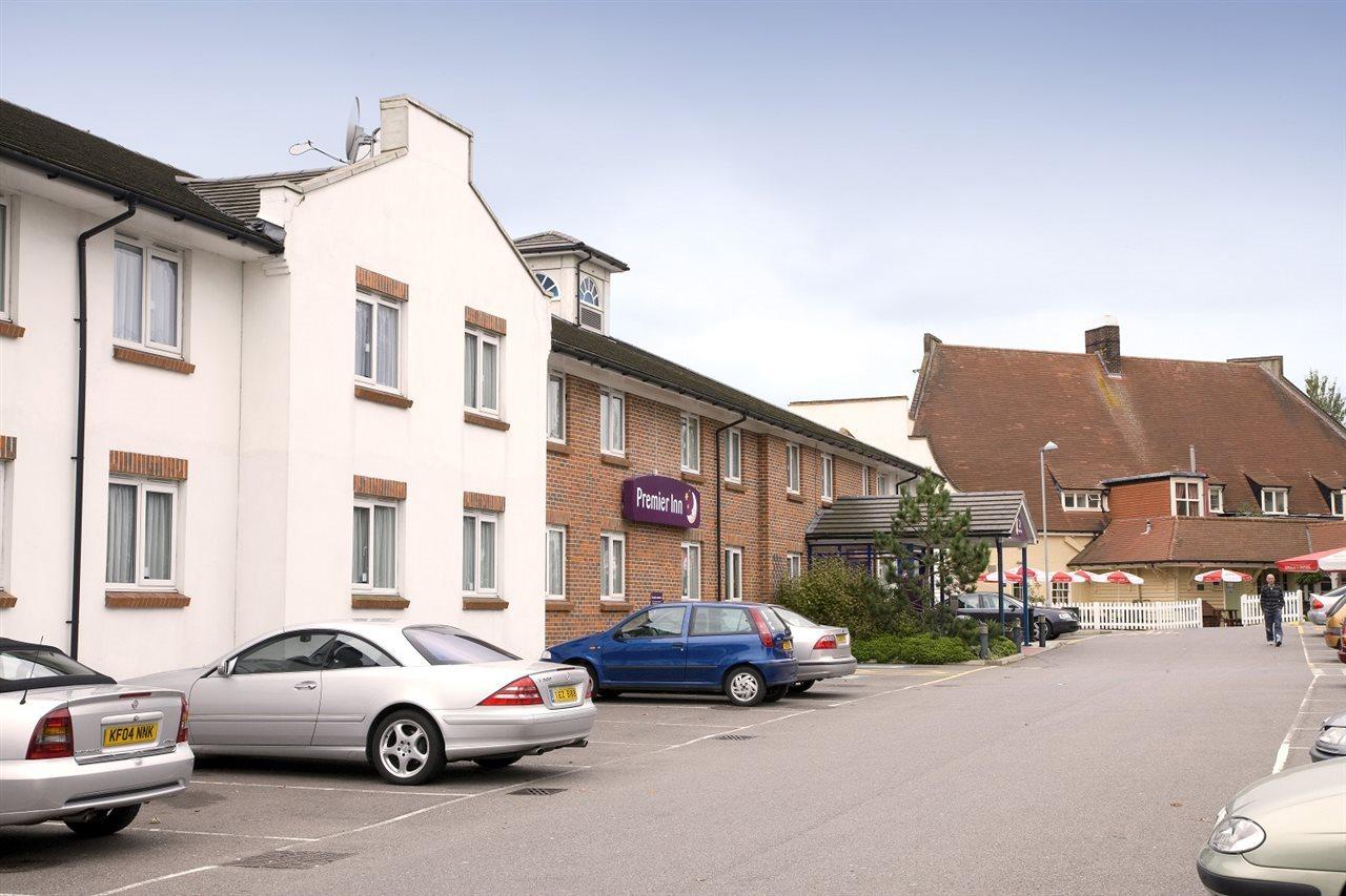 Premier Inn Basildon Рэлей Экстерьер фото