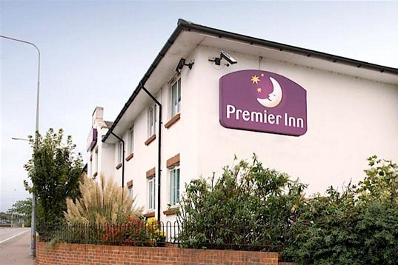 Premier Inn Basildon Рэлей Экстерьер фото