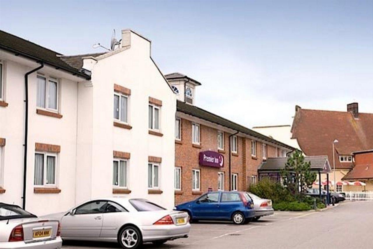 Premier Inn Basildon Рэлей Экстерьер фото